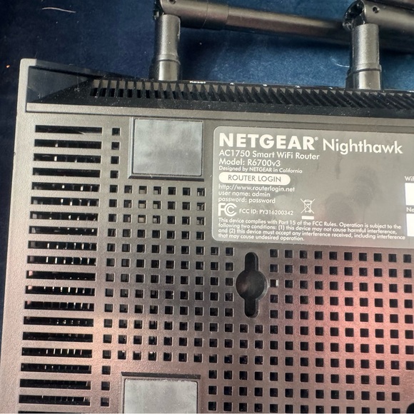 NETGEAR Nighthawk Black Wireless Router - Picture 2 of 2